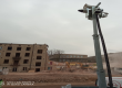 Mobilna wieża monitorująca na budowie