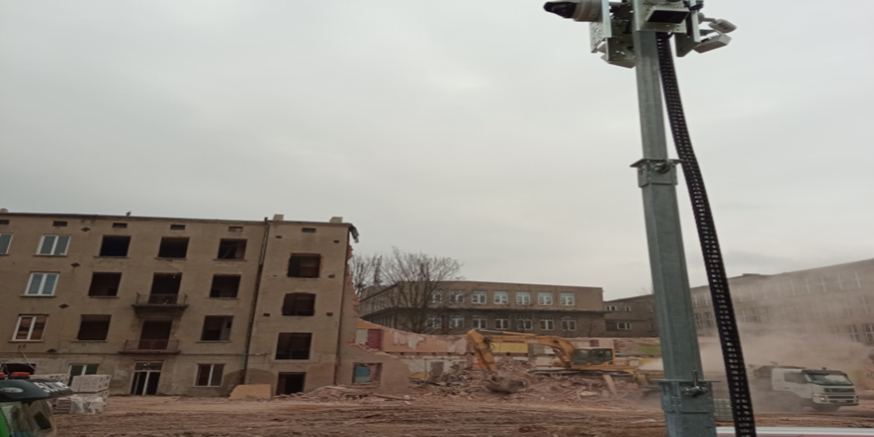 Mobilna wieża monitorująca Mobilna wieża monitorująca na budowie